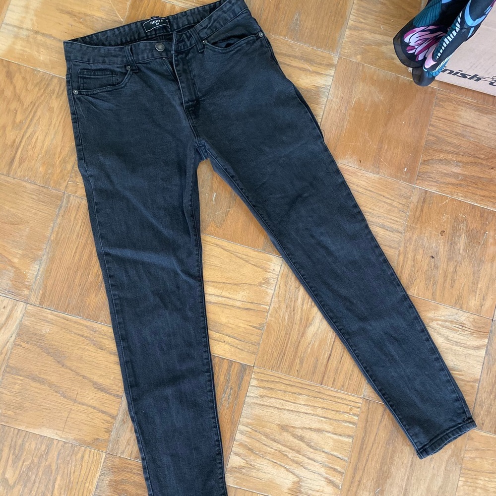 Forever 21 Gray Slim Fit Jeans Size 32